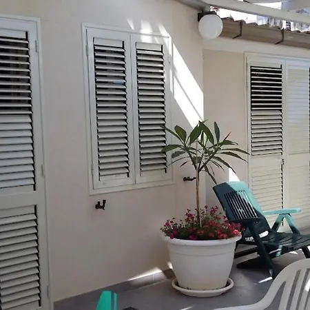 Bedbreakfast - Per Una Vacanza In Pieno Relax * 돈나루카타